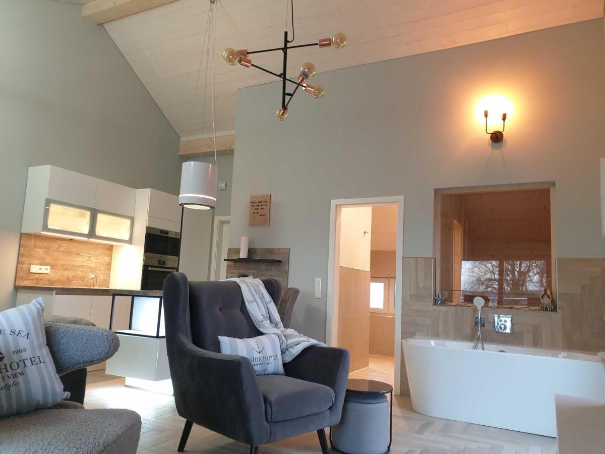 Luxus Loft Am Mueritzufer * Sietow Dorf